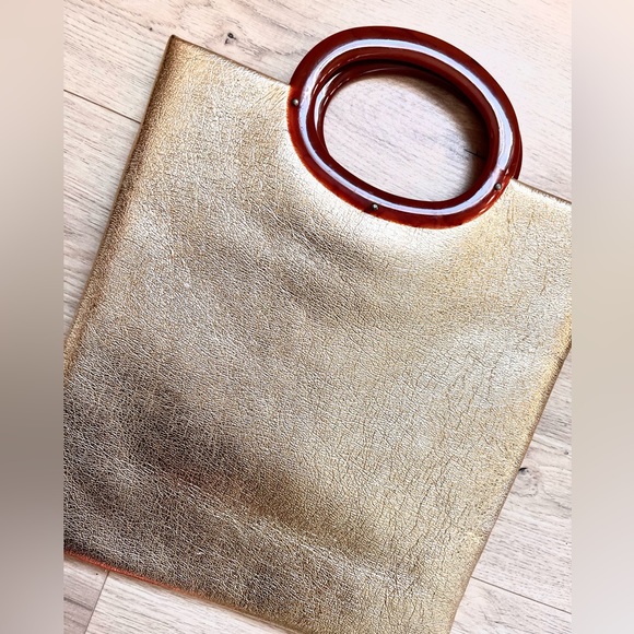 Mod Style gold 60’s style round handle gold metallic hand tote square flat - Picture 10 of 10